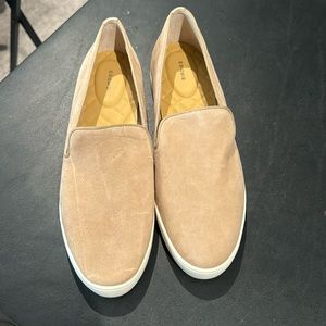 Birdies The Swift Slip On Sneaker/Shoes Tan Leather. 9.5W. Excellent condition.
